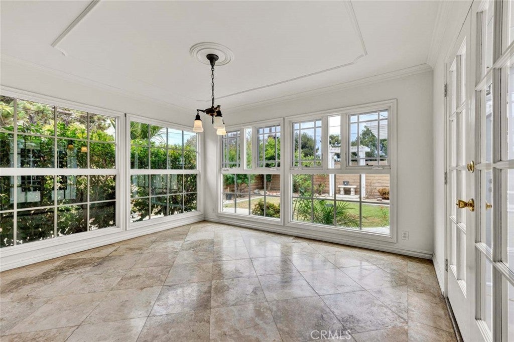 18922 Gregory Lane, Huntington Beach CA 92646 - Photo 7