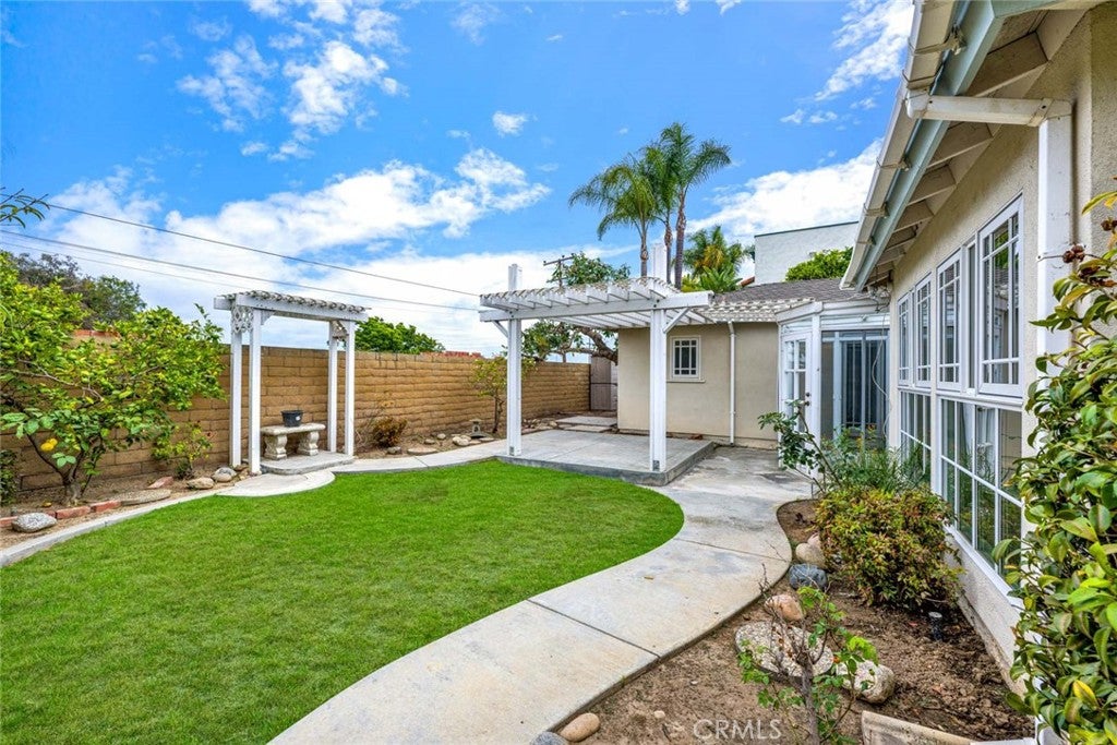 18922 Gregory Lane, Huntington Beach CA 92646 - Photo 29