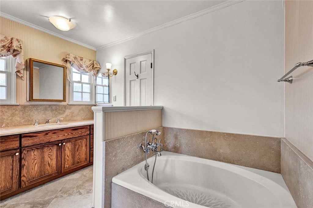 18922 Gregory Lane, Huntington Beach CA 92646 - Photo 23