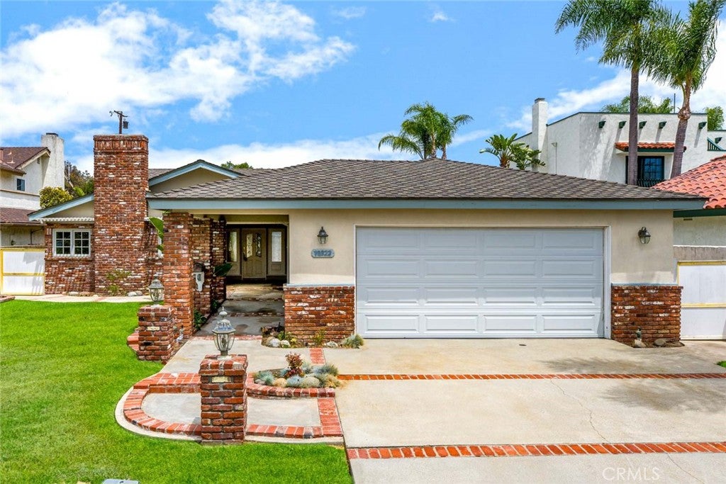18922 Gregory Lane, Huntington Beach CA 92646 - Photo 1