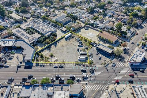 7636 Foothill Boulevard Tujunga CA 91042