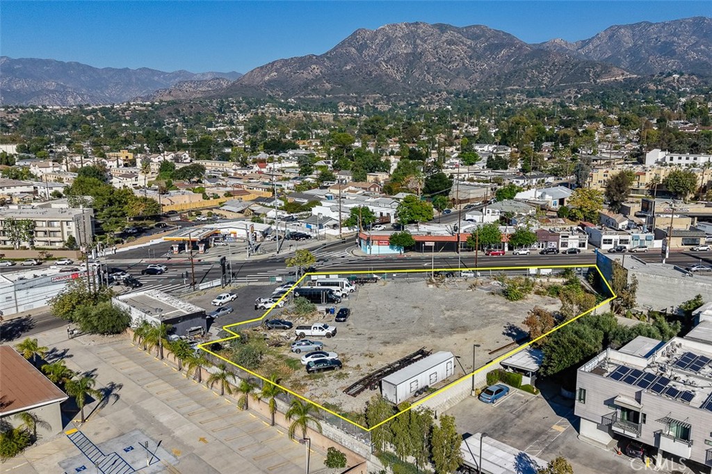 7636 Foothill Boulevard