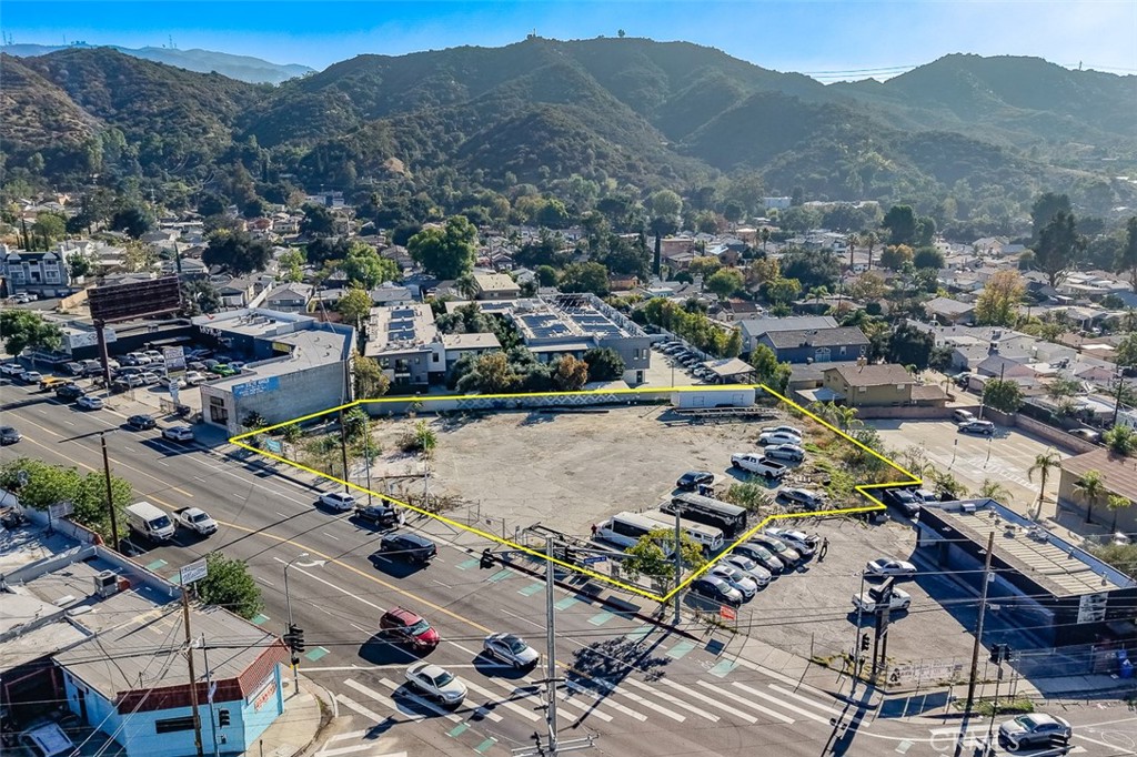 7636 Foothill Boulevard