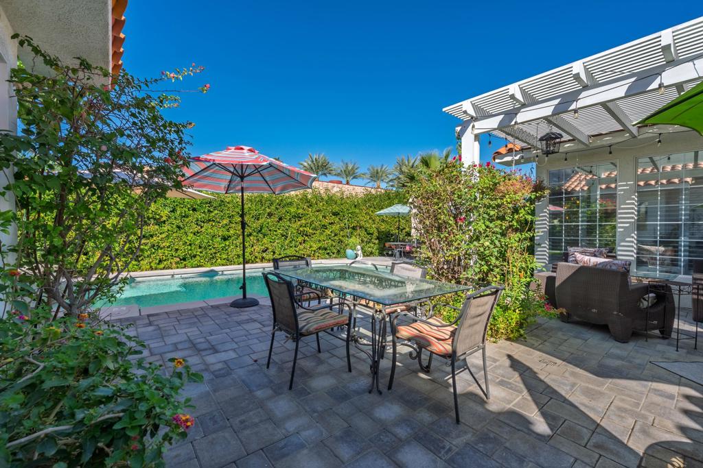 Vista Paseo - Residential