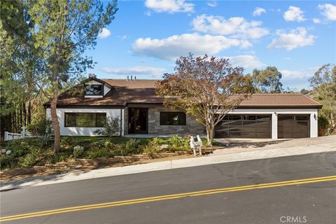 Photo of 106 Buckskin Rd, Bell Canyon, CA 91307 (MLS # SR25244135) Photo of 106 Buckskin Rd, Bell Canyon, CA 91307 (MLS # SR25244135)