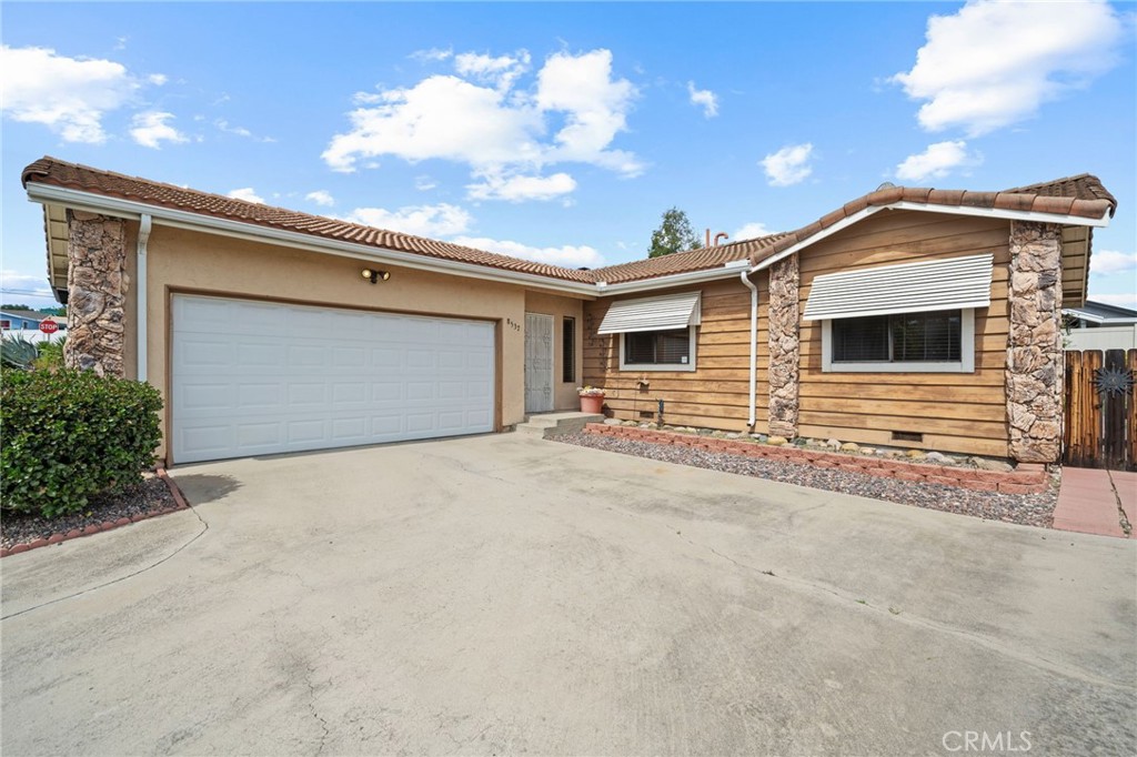 8537 Snow White Drive