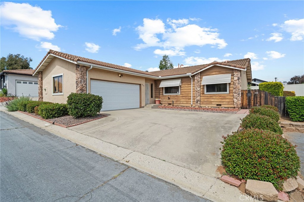 8537 Snow White Drive
