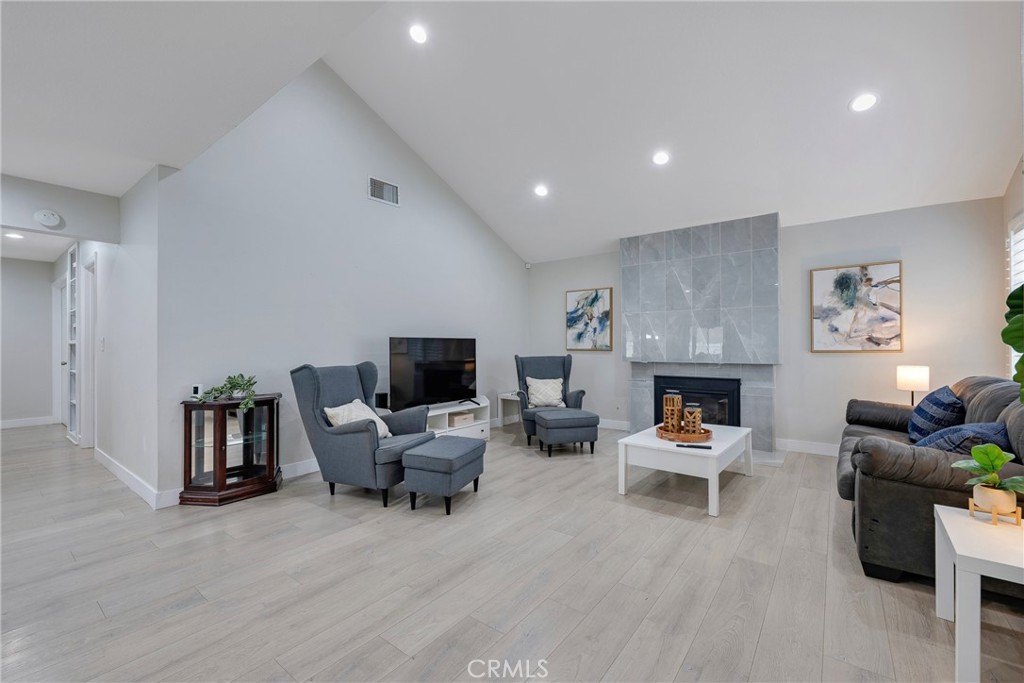 6025 Kingsbriar Drive