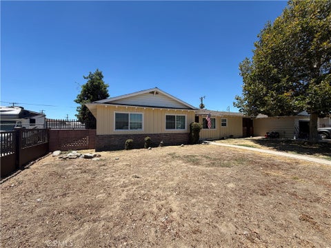 Photo of 944 N Primrose AVE, Rialto, CA 92376 (MLS # CV26155389)