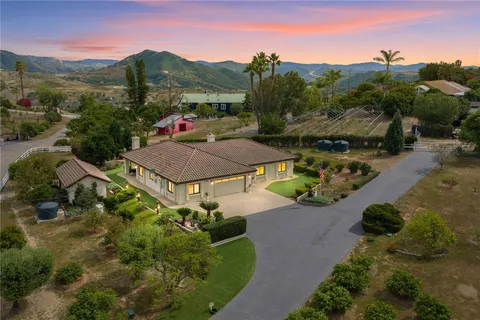 4323 Rainbow Vista Dr, Fallbrook, CA 92028 - MLS#: SW26072968