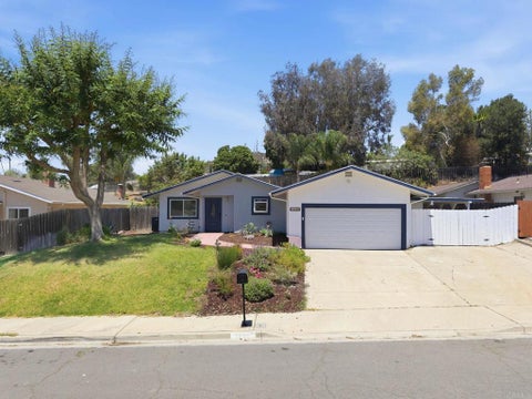Photo of 1448 Esperanza Way, Escondido, CA 92027 (MLS # PTP2604959)