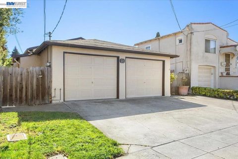Photo of 1848 Walnut St. St, Alameda, CA 94501 (MLS # 41128059)