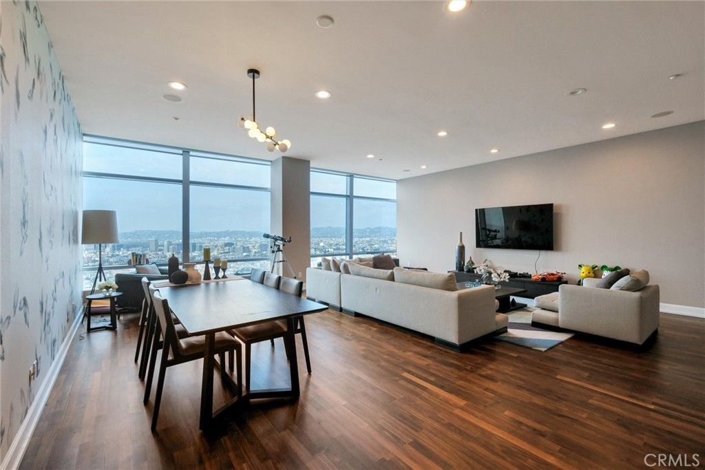 Photo of 900 W Olympic Boulevard #45F, Los Angeles, CA 90015 (MLS # AR25256100)