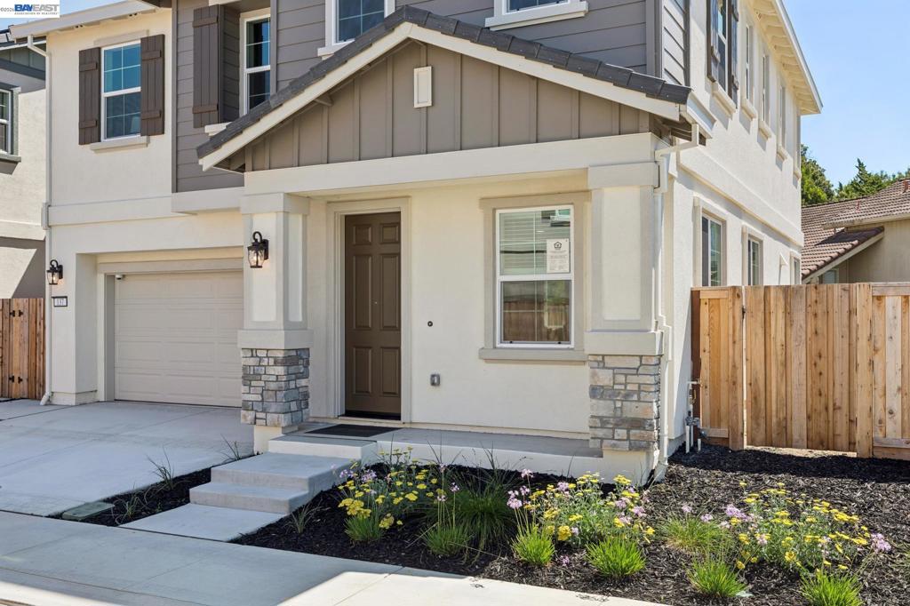 137 Creek View Cir
