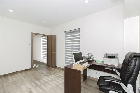 Photo of 11637 Tuxford Street #202, Sun Valley, CA 91352 (MLS # BB25238385) Photo of 11637 Tuxford Street #202, Sun Valley, CA 91352 (MLS # BB25238385)