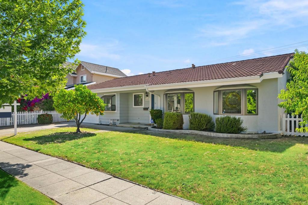 1819 Fallbrook Avenue