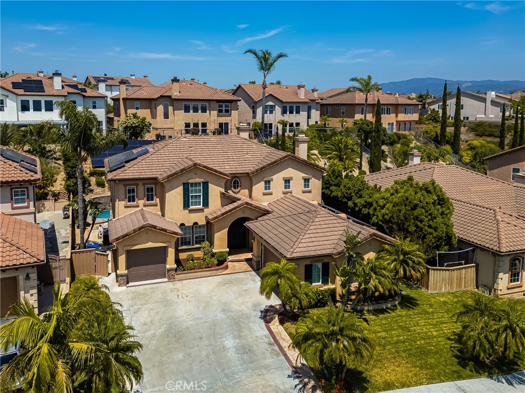 2437 N Eaton Court