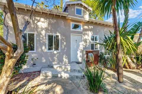 Photo of 22037 Ybarra, Woodland Hills, CA 91364 (MLS # SR25243594)