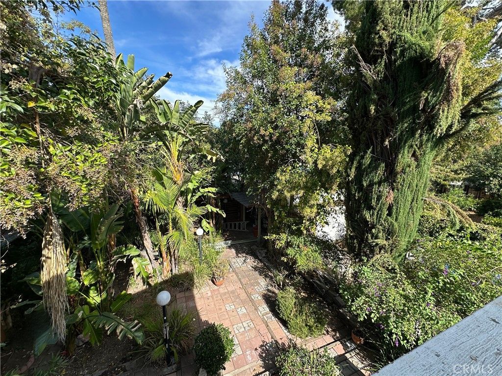 Photo of 22037 Ybarra, Woodland Hills, CA 91364 (MLS # SR25243594)