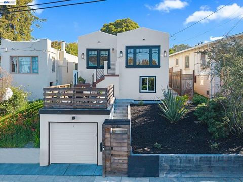 Photo of 5146 Camden St St, Oakland, CA 94619 (MLS # 41126891)