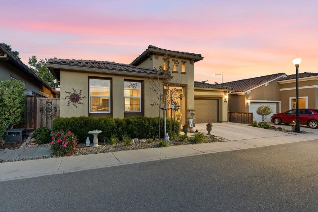 Photo of 2041 Santoro Way, Hollister, CA 95023 (MLS # ML82045650)
