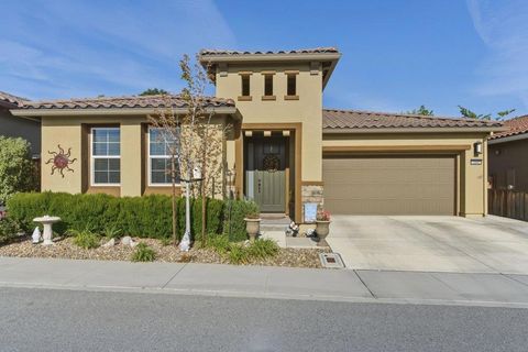 Photo of 2041 Santoro Way, Hollister, CA 95023 (MLS # ML82045650)