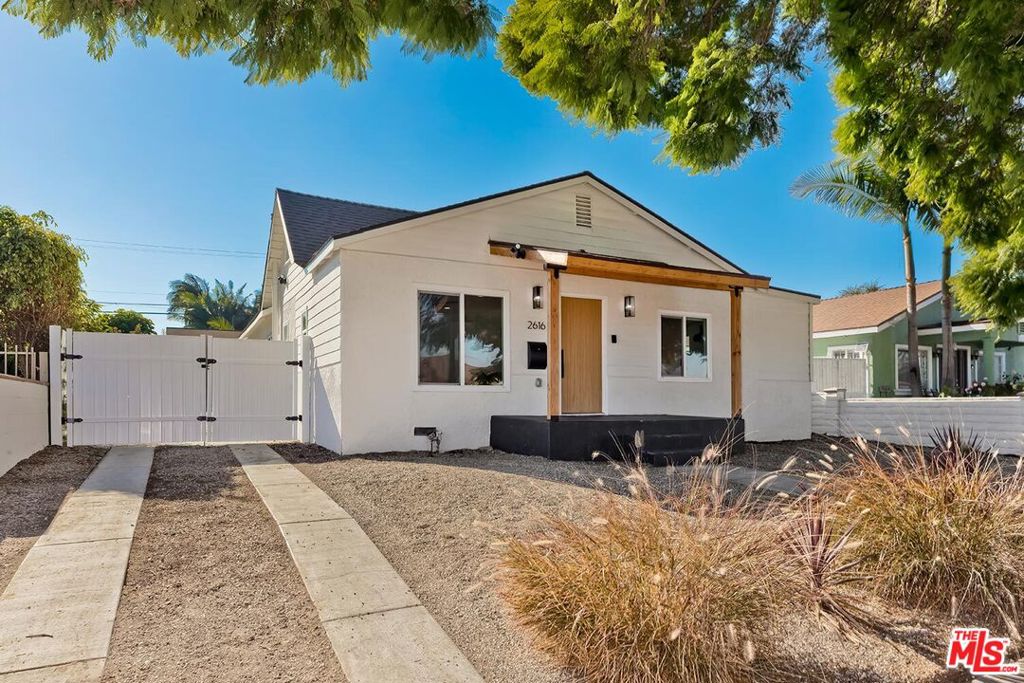 2616 W 73rd Street, Los Angeles CA 90043