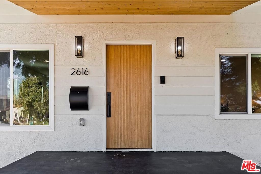 2616 W 73rd Street