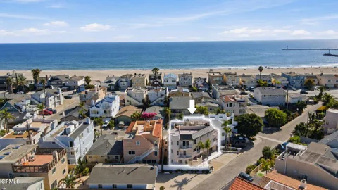 126 Malibu Avenue, Oxnard, CA 93035 - MLS#: V1-37168