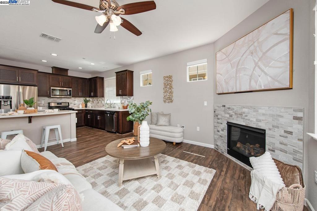BRENTWOOD - Residential