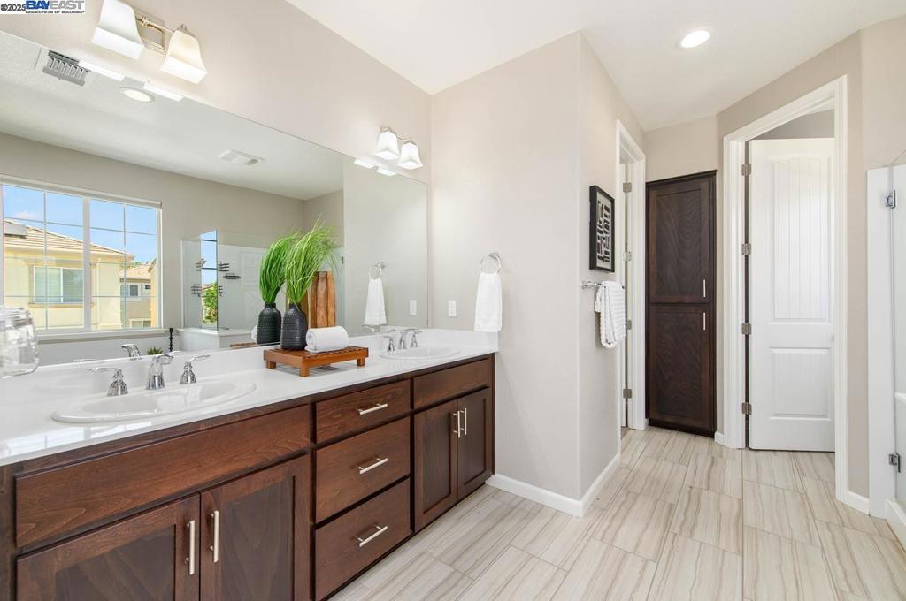 BRENTWOOD - Residential