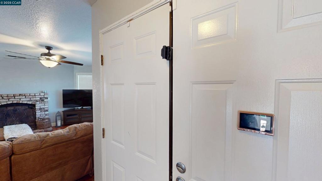 Properties 1 837 Oakwood Way