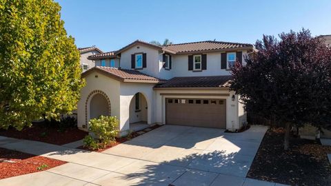 Photo of 9938 Bobcat Court, Gilroy, CA 95020 (MLS # ML82024127)