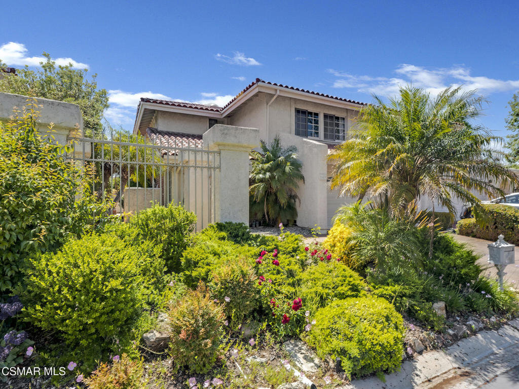 1689 Plum Hollow Circle