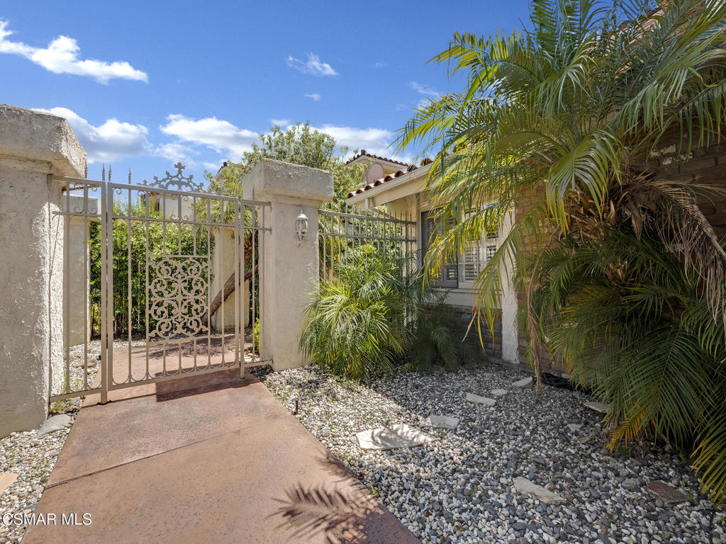 1689 Plum Hollow Circle