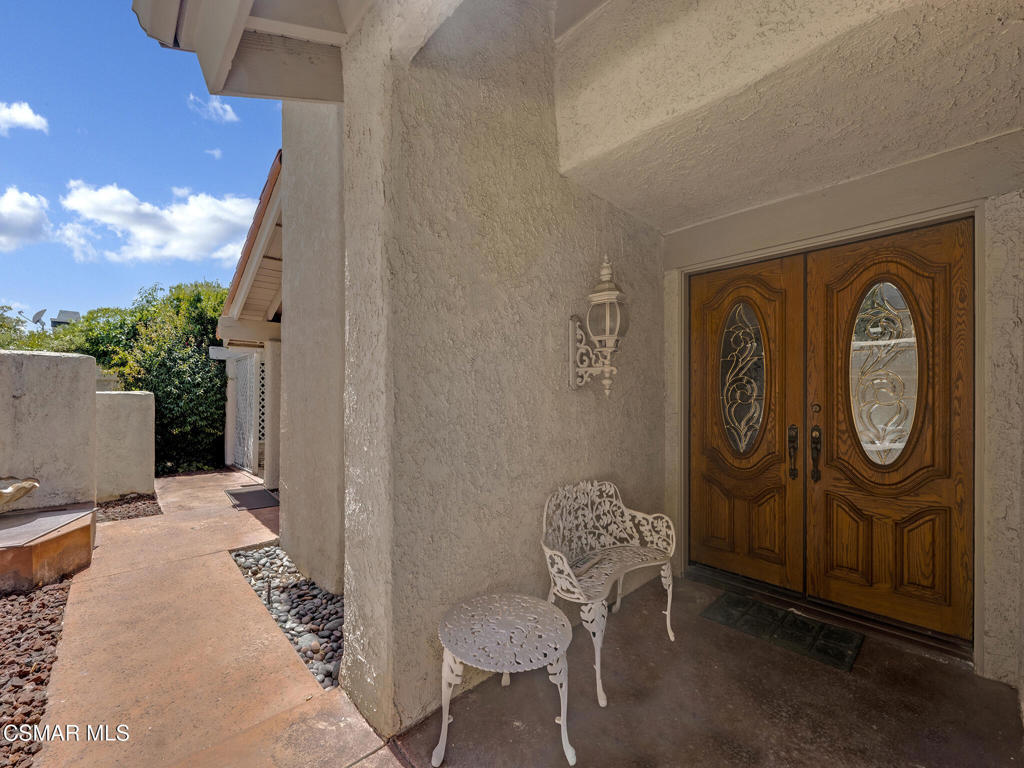 1689 Plum Hollow Circle