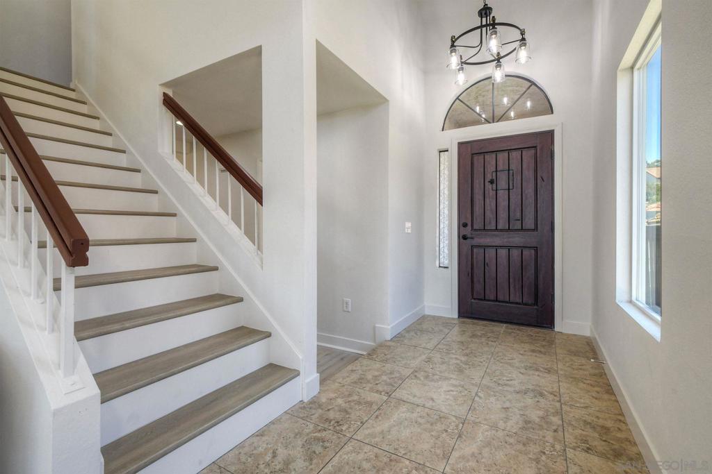 15744 Caminito Cercado