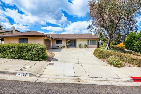 Photo of 6688 Murray Park Drive Dr, San Diego, CA 92120 (MLS # 260010120SD)