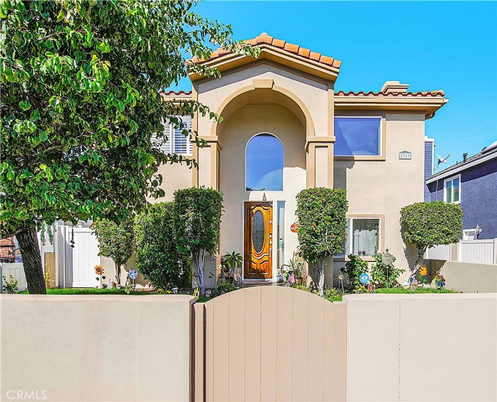 Photo of 2313 Nelson Ave #A, Redondo Beach, CA 90278 (MLS # SB25242044)