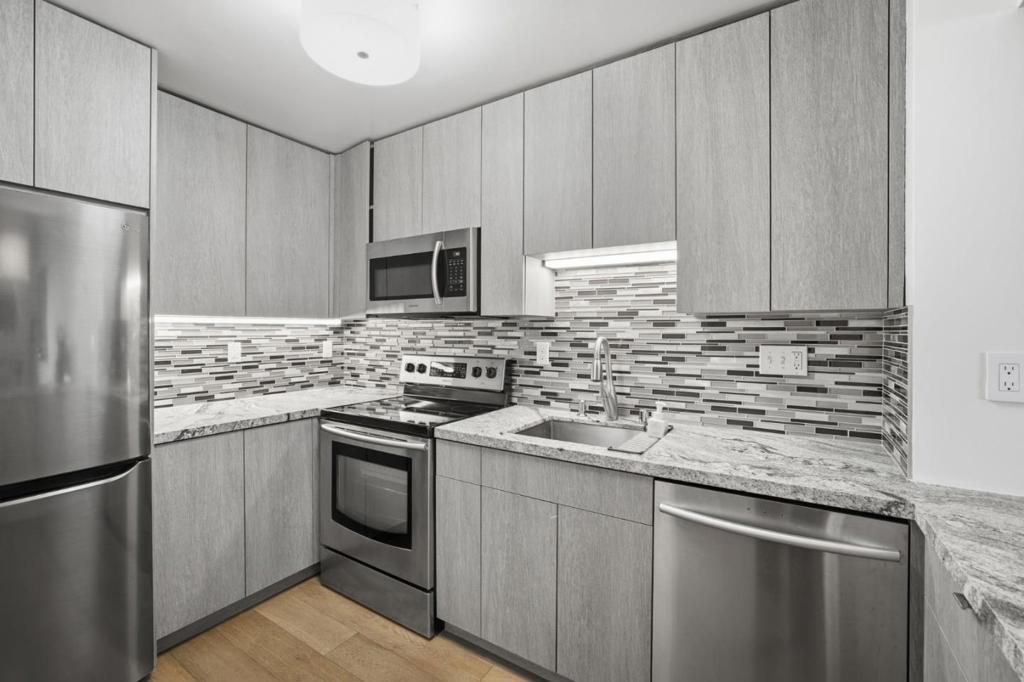1 Daniel Burnham Court 307