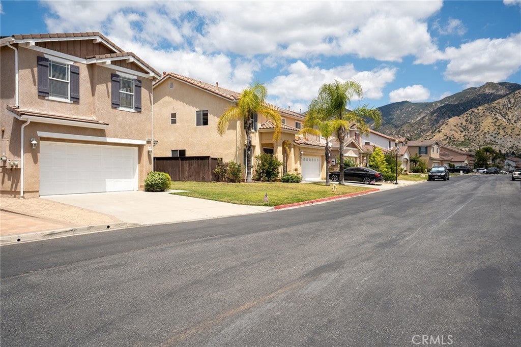 13013 Mesa Verde Way, Sylmar CA 91342