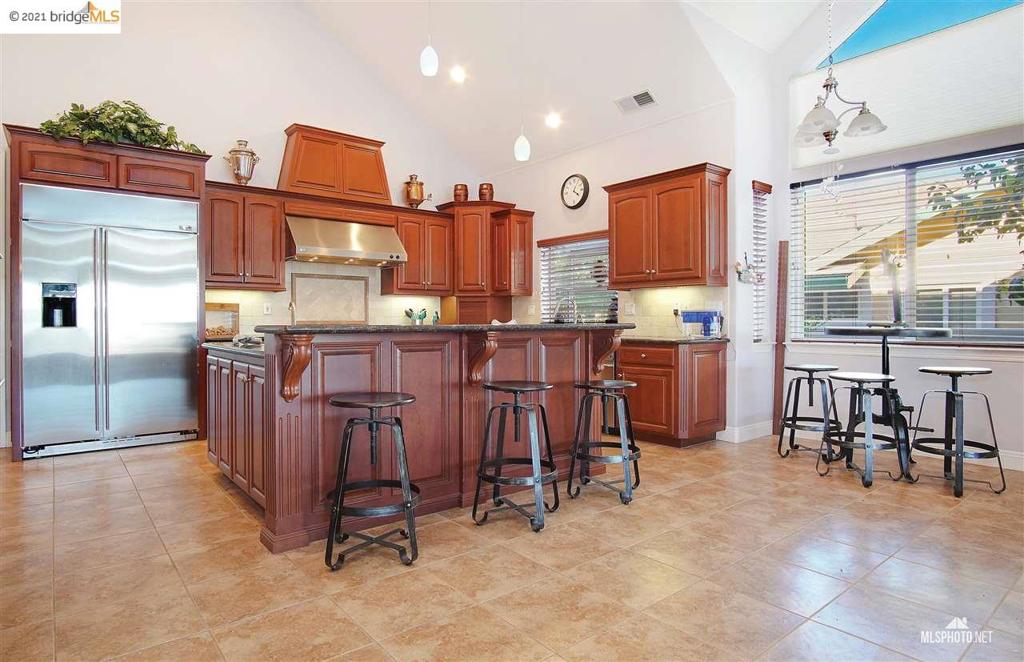 DELTA WATERFRONT ACCESS - Residential