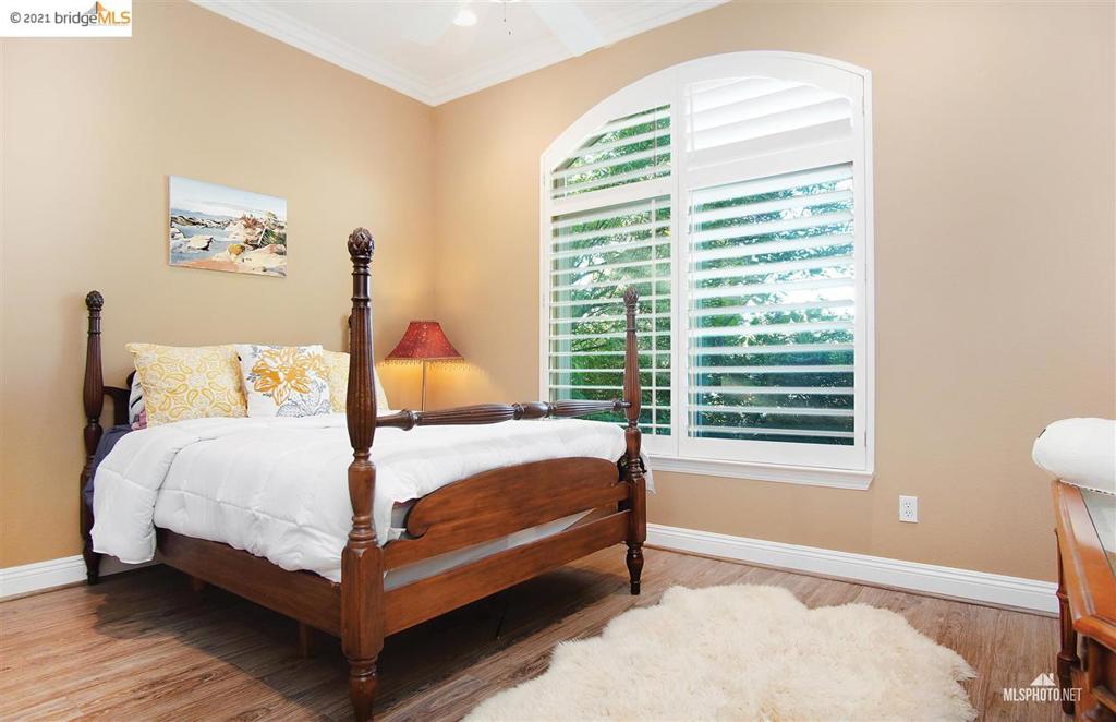 DELTA WATERFRONT ACCESS - Residential