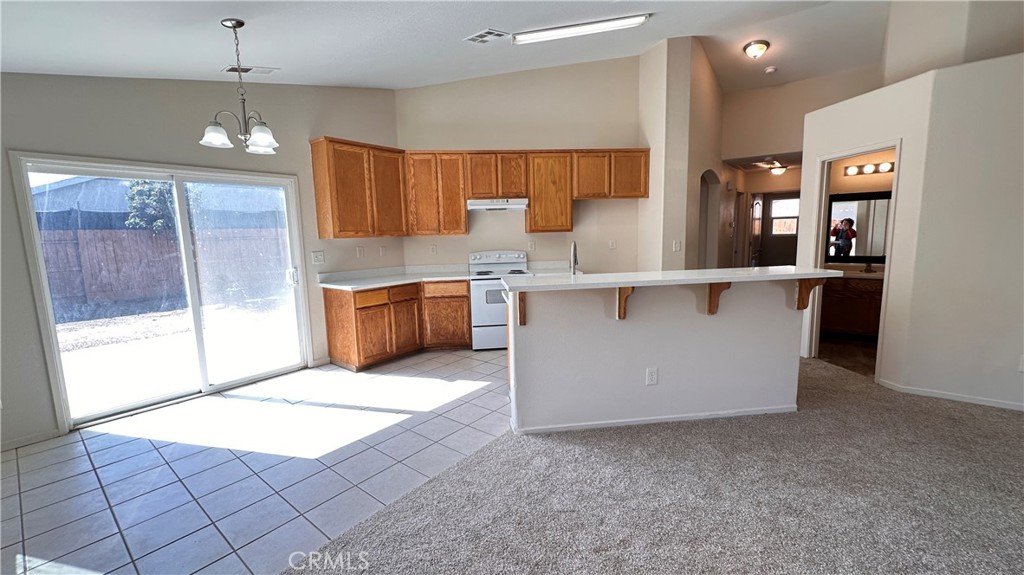 2125 W Antley