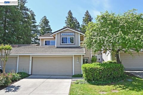 Photo of 3869 MacGregor Cmn CMN, Livermore, CA 94551 (MLS # 41136101)