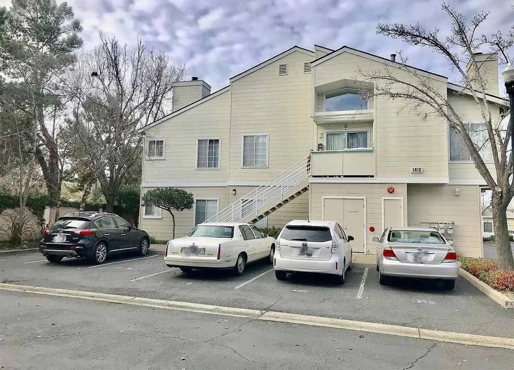 Photo of 1410 Thrush Ave Ave #3, San Leandro, CA 94578 (MLS # 41121137)