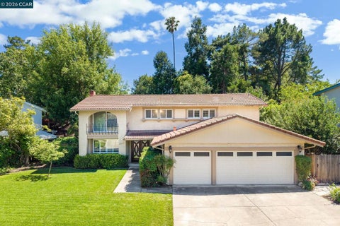 Photo of 2339 Lariat Ln Ln, Walnut Creek, CA 94596 (MLS # 41137233)