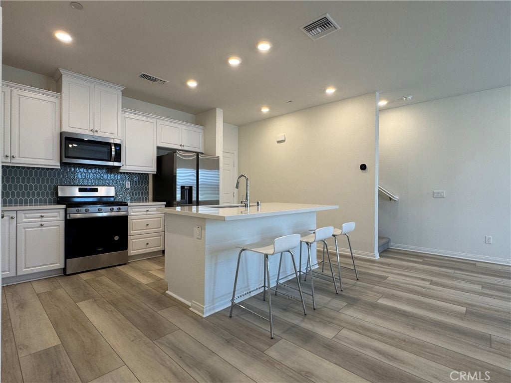 4258 S Laguna
