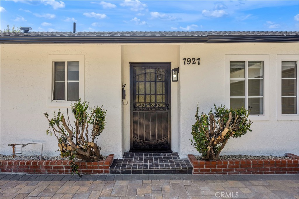 7927 Zelzah Avenue