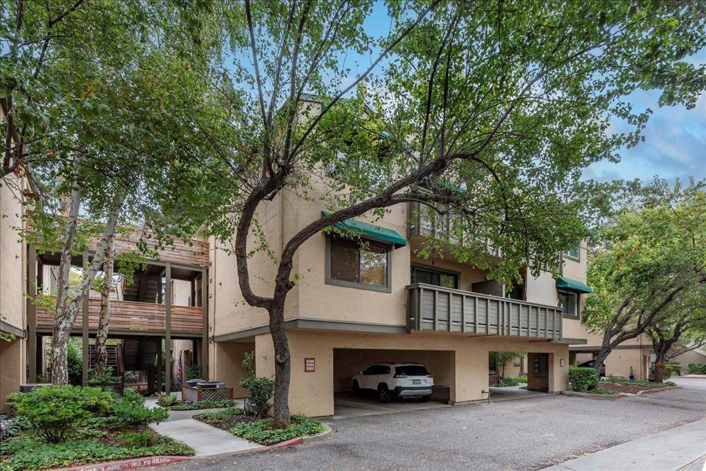 5586 Makati Circle